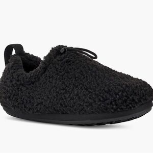 NWT UGG Plushy Slipper Women size: 7